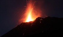 etna-vulcano-esplosione-luglio-2019-escursione-notturna-900x600